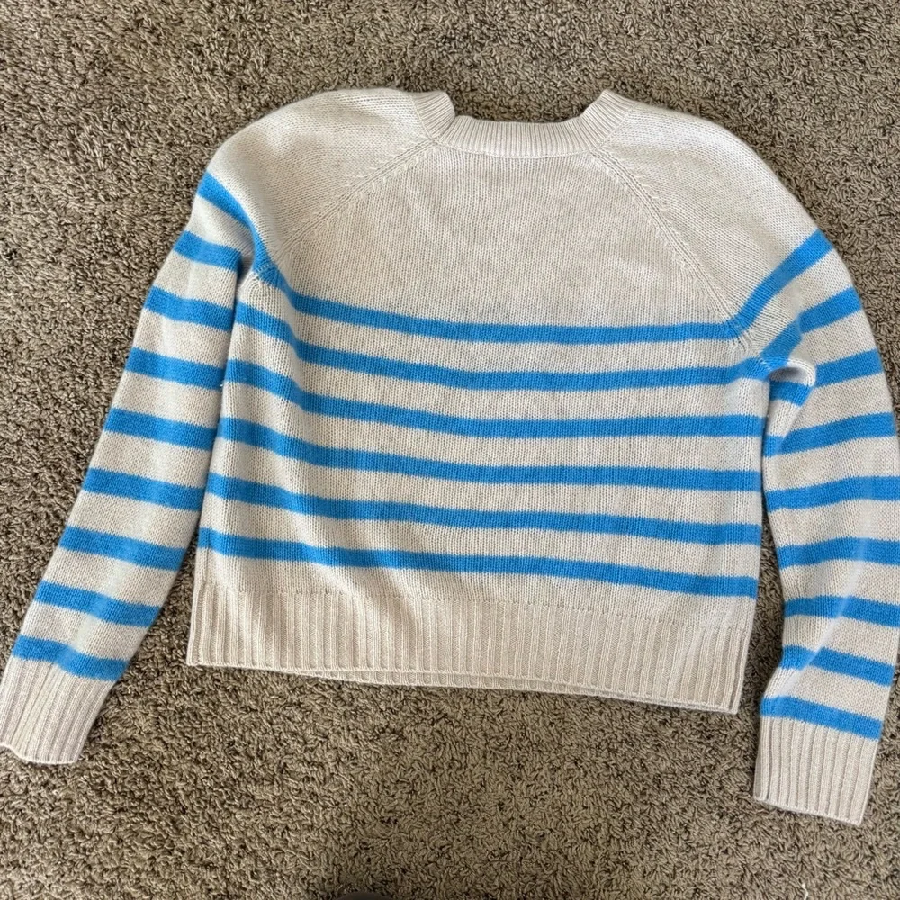 White + Warren 100% Cashmere Blue and Cream/Tan Striped Sweater Large - Picture 7 of 8